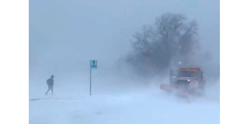 Снегопады в США: удивительная полоса снега в Канзасе, метели в штате Нью-Йорк