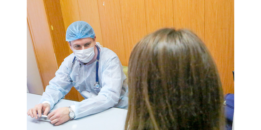 Глава Минздрава РФ не видит смысла в проверке всех россиян на коронавирус