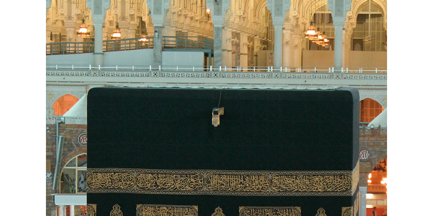 Из-за коронавируса впервые в истории закрылись две главные святыни ислама в Мекке и Медине