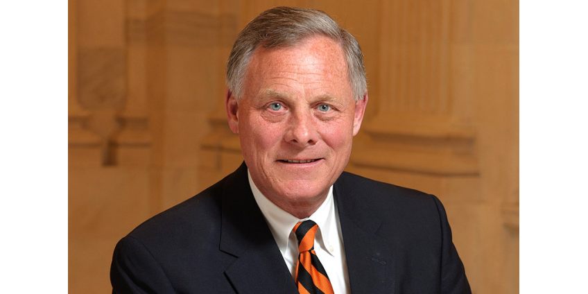 Сенатор-республиканец успел распродать акции, узнав от спецслужб о грядущем обвале на биржах из-за коронавируса