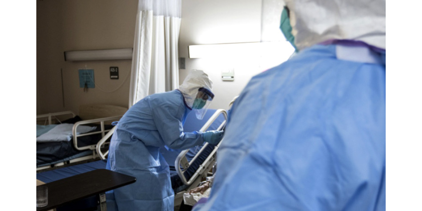 В войне США с коронавирусом уже погибло больше американцев, чем за шесть предыдущих войн