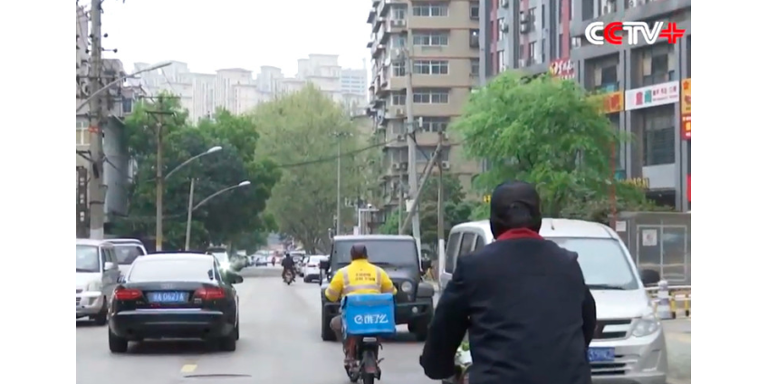 Китайские власти разрешили выезд из Уханя, 11 недель находившегося в изоляции