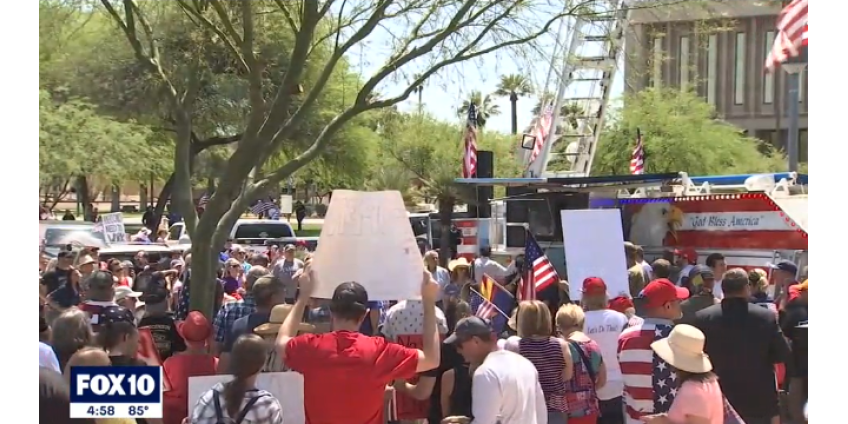 В центре Финикса прошла акция протеста против режима изоляции