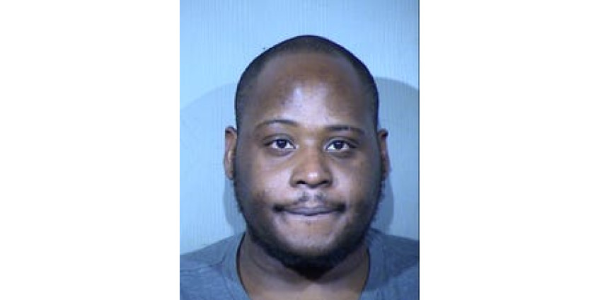 Мужчину из Финикса обвиняют в жестоком обращении с ребенком, в результате которого умер его 2-месячный сын