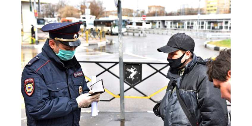 Опрос: почти две трети россиян поддержали бы жесткий карантин и введение режима ЧП