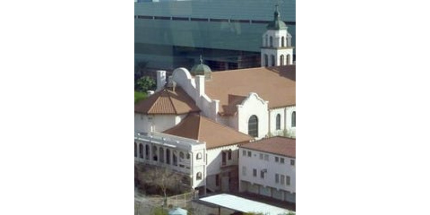 Католическая епархия Финикса планирует сокращение рабочих мест и зарплаты священников