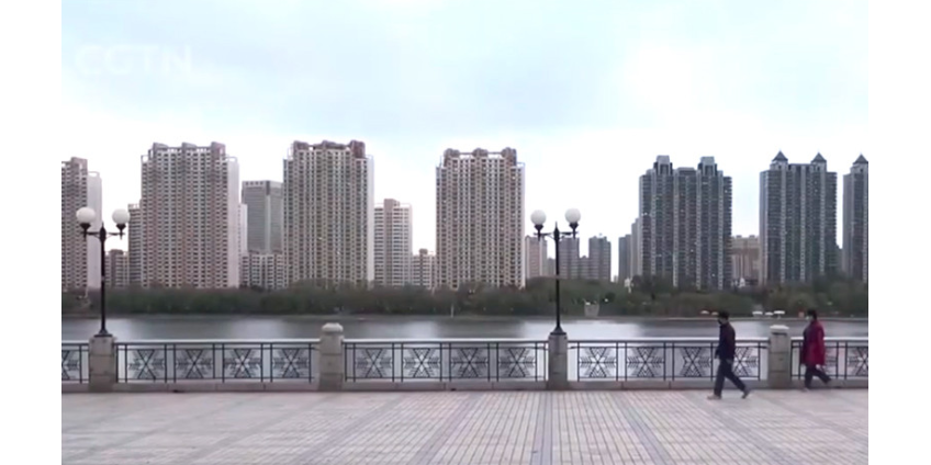 Bloomberg: 108 млн китайцев попали под карантин из-за новой вспышки COVID-19