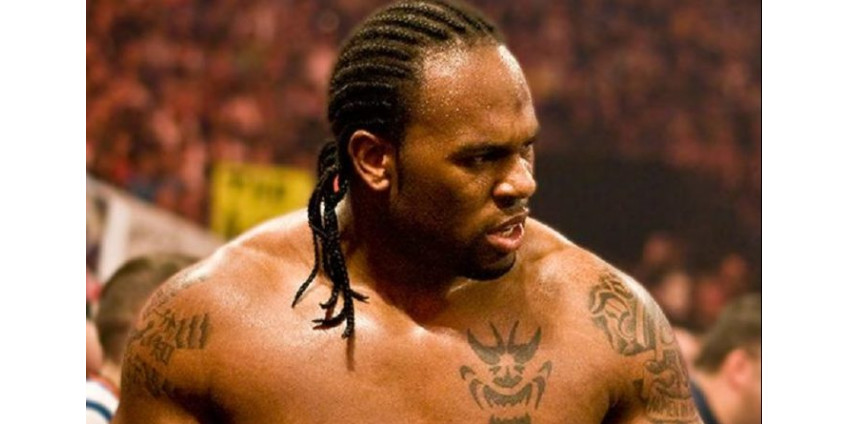 На пляже в Лос-Анджелесе пропал известный бывший рестлер На пляже в Лос-Анджелесе пропал известный бывший рестлер