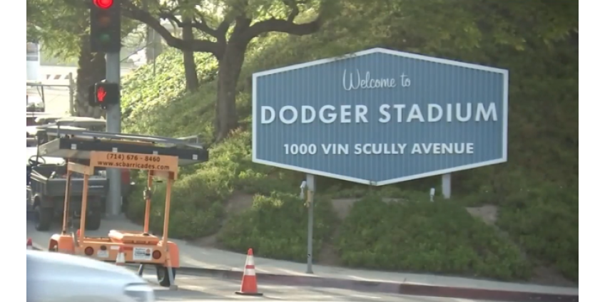 Крупнейший в округе Лос-Анджелес центр для тестирования на коронавирус открылся на стадионе Dodger 