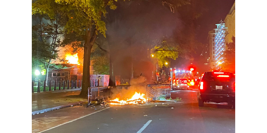 В Вашингтоне ввели комендантский час из-за беспорядков