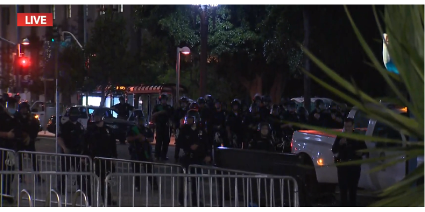 Два человека в Лос-Анджелесе получили ранения в перестрелке с полицией