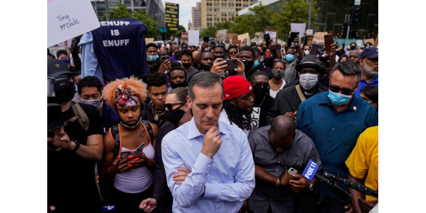 В Лос-Анджелесе обещали прекратить комендантский час