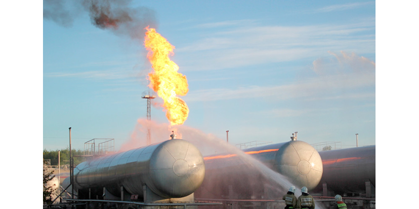 В Казани произошел взрыв и пожар на газораспределительной станции, погиб один человек, введен режим ЧС