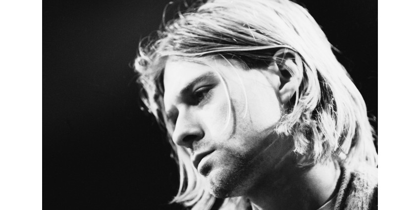 Гитара Курта Кобейна продана на аукционе за рекордную сумму