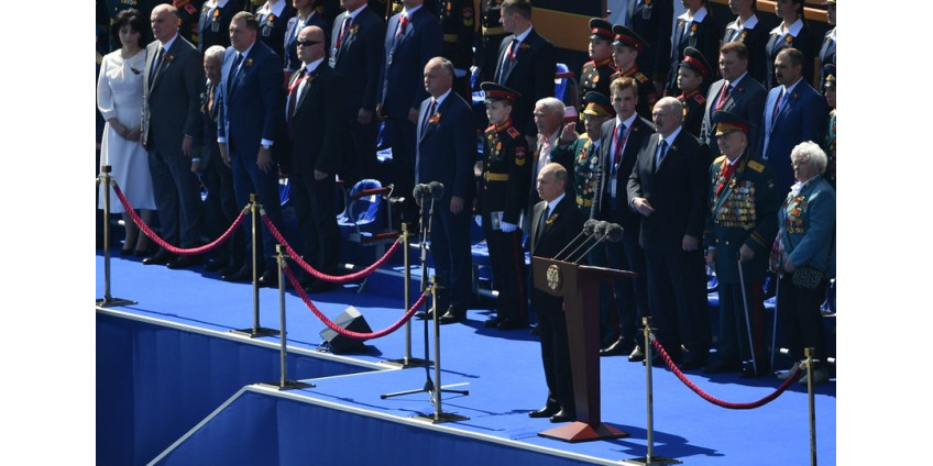 Владимир Путин принял парад Победы на Красной площади