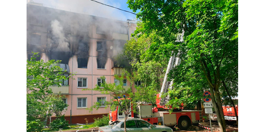 В Москве произошел взрыв в жилом доме, сгорело несколько квартир