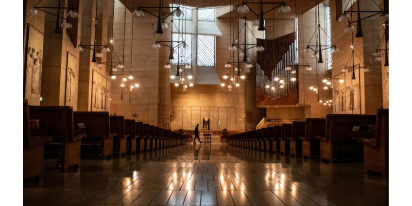 В Лос-Анджелесе возвращаются к обычной работе кладбища и морги