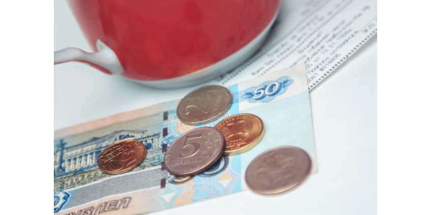 Обновленные правила оказания услуг для общепита запретят брать с клиентов чаевые без их согласия