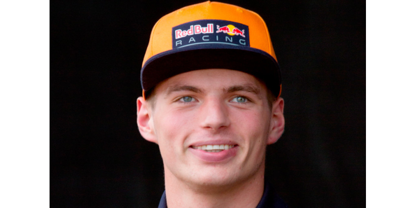 Гонщик Ферстаппен выиграл Гран-при 70-летия "Формулы-1"