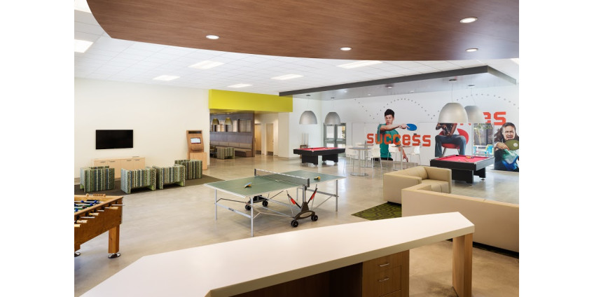 Школы Лос-Анджелеса будут проводить тестирование на коронавирус и отслеживать контакты сотрудников и учащихся