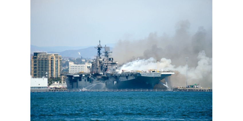 Пожар на корабле в Сан-Диего, мог быть поджогом