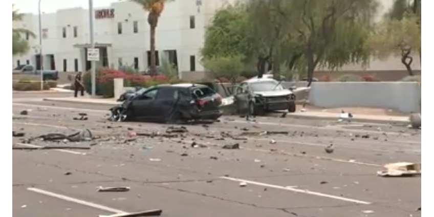 3 человека госпитализированы после аварии на Макдауэлл-Роуд в Финиксе