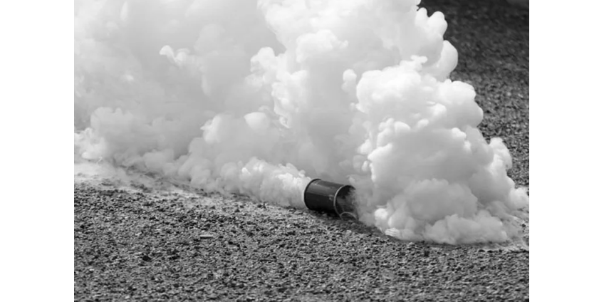 В Индонезии полиция применила слезоточивый газ и водометы, разгоняя противников изменений условий труда