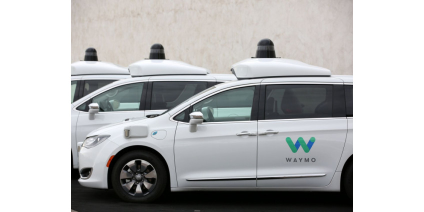 В Финиксе возобновляет работу роботакси Waymo