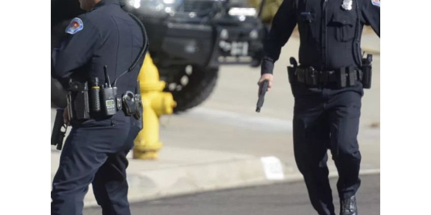 Полиция ведет переговоры с подозреваемым, забаррикадировавшимся в доме в центре Сан-Диего