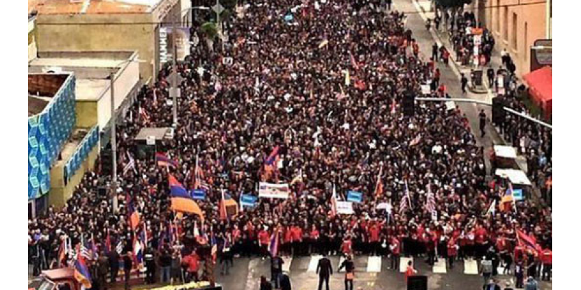 Тысячи армян прошли маршем по западу Лос-Анджелеса