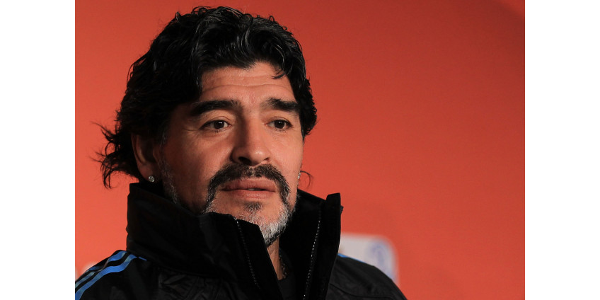 Диего Марадона успешно перенес операцию на головном мозге