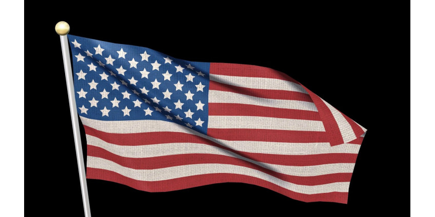 В Финиксе у избирательного участка собрались протестующие