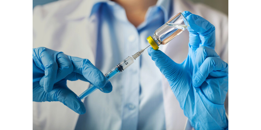 Министр здравоохранения Мурашко назвал сроки начала массовой вакцинации от COVID-19