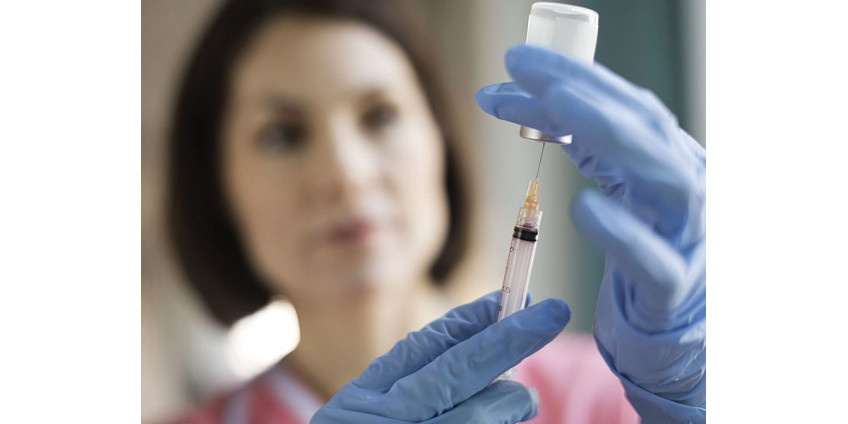 Путин объявил, что вакцинация врачей и учителей от коронавируса может начаться на следующей неделе