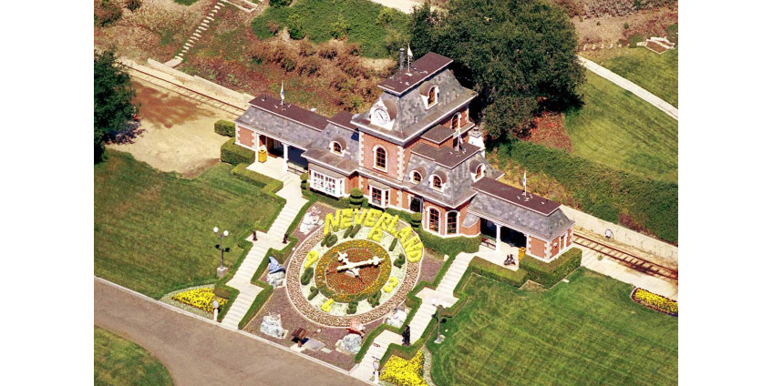 Миллиардер выкупил ранчо Майкла Джексона Neverland