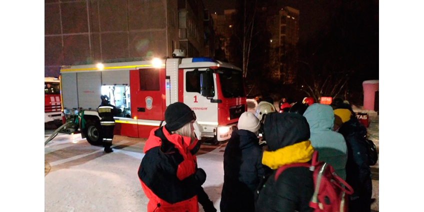Восемь человек погибли при пожаре в Екатеринбурге