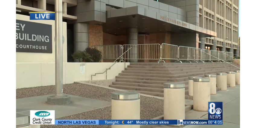 В центре Лас-Вегаса перед инаугурацией президента заколотили окна федерального суда