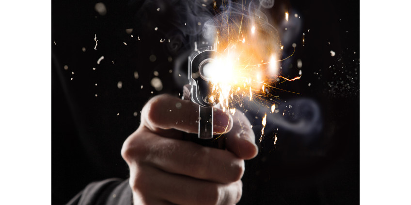 В Лос-Анджелесе мужчина, вооруженный ножом, застрелен полицейскими после нападения на женщину