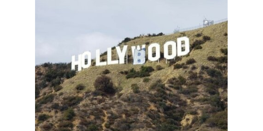 В Лос-Анджелесе надпись Hollywood превратили в Hollyboob