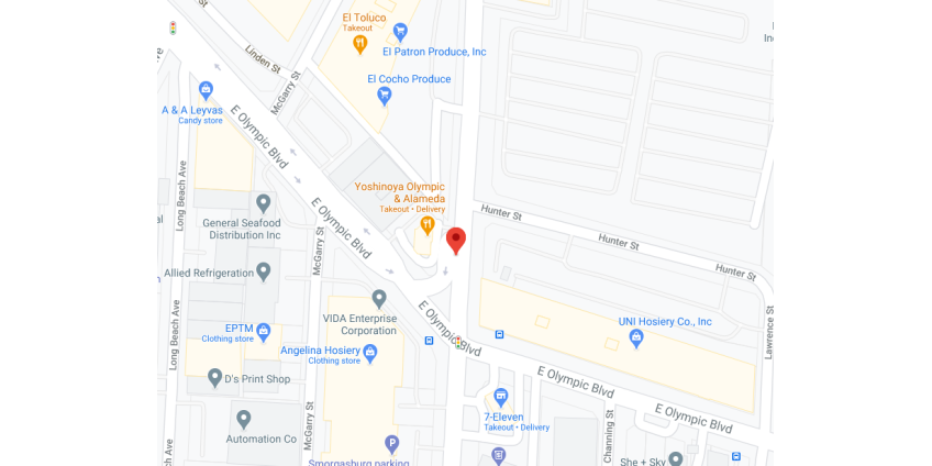 В центре Лос-Анджелеса автомобиль столкнулся с полуприцепом