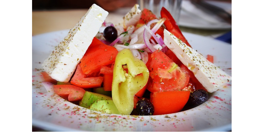 Неврологи определили самую полезную для стареющего мозга диету