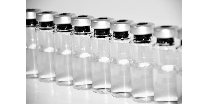 В Финиксе пожилым людям предложили помощь в получении вакцины 