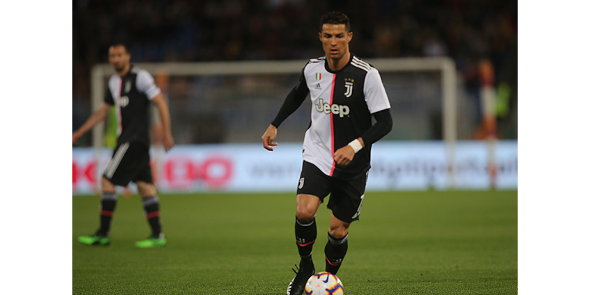 Криштиану Роналду первым из футболистов сыграл больше 1000 матчей в XXI веке