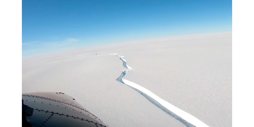 От ледника в Антарктиде откололся айсберг размером с графство Бедфордшир