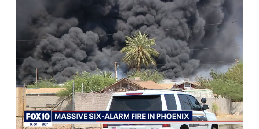 Более 200 пожарных сражаются с пожаром на площадке для вторичной переработки в Западном Финиксе