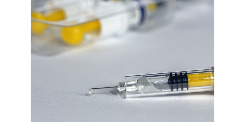 Pfizer решила сообщить властям США о необходимости третьей дозы ее вакцины