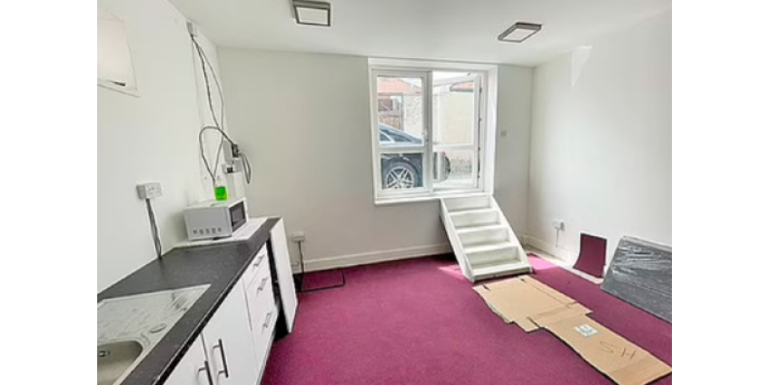 В Лондоне нашли квартиру с входом через окно