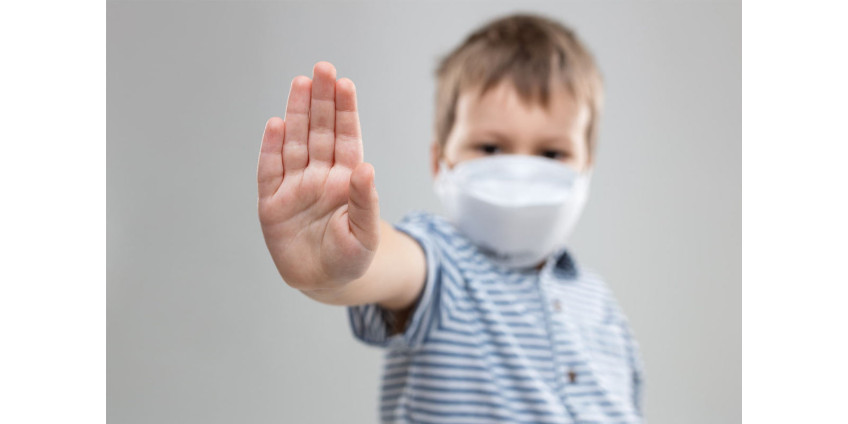 На детей одной из школ Вашингтона надели датчики для мониторинга контактов с заболевшими COVID-19