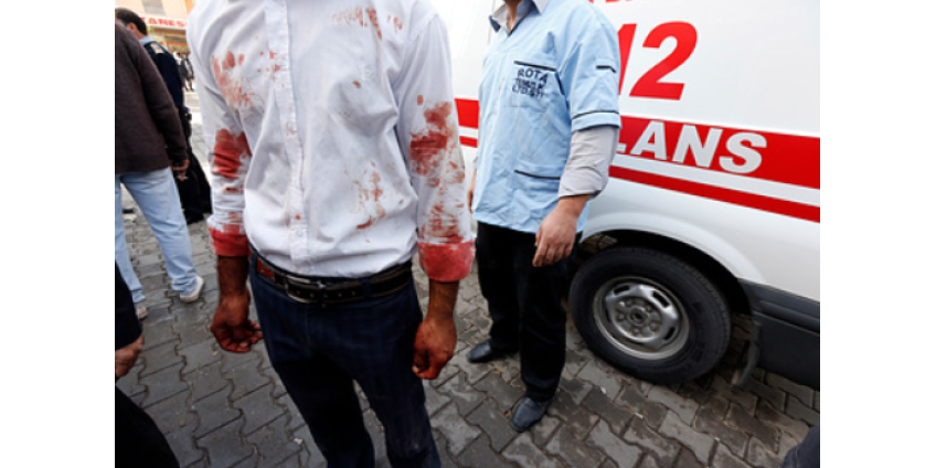 При столкновении поезда и автобуса в Турции погибли шестеро человек