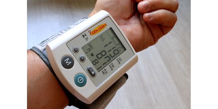 Врачи назвали простой способ снизить давление без лекарств